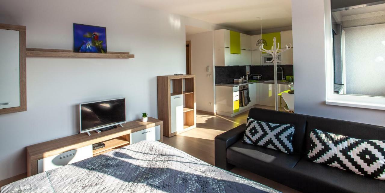 Air-Conditioned City View Apartment 24H Check-In Bratislava Eksteriør bilde